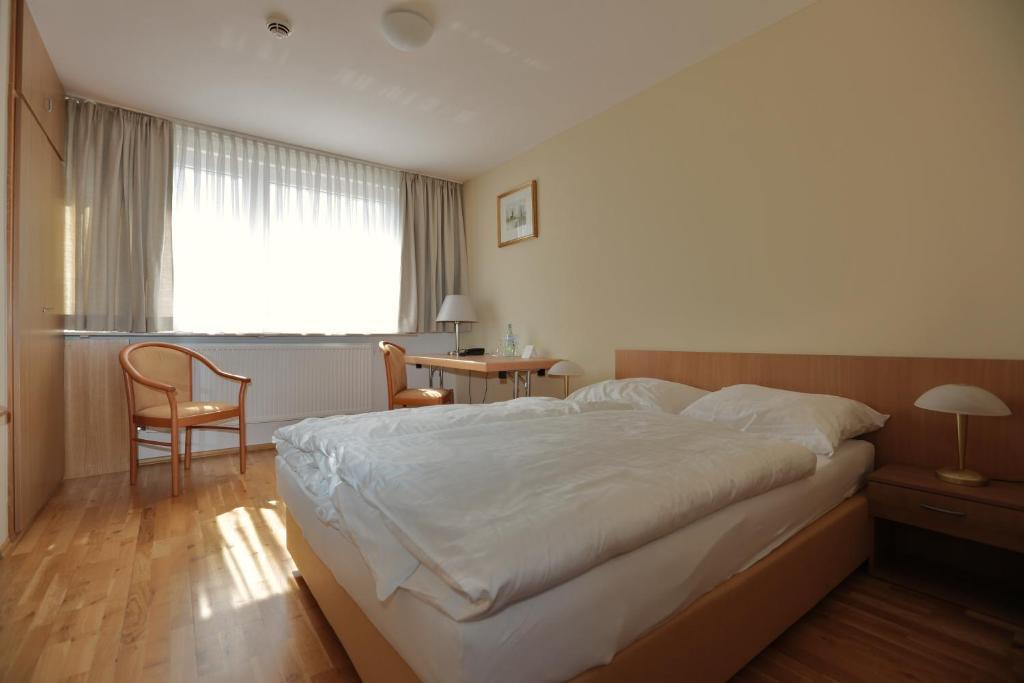 Hotel Am Rossberg Altenahr Room photo